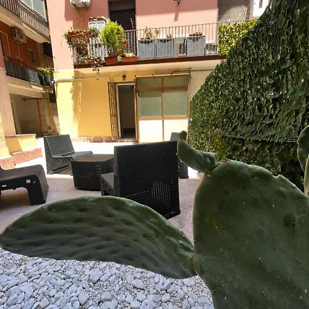 Ficodindia Courtyard Apartmán Katánie